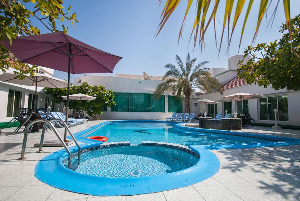 Al Khalidiah Resort Sharjah Bagian luar foto