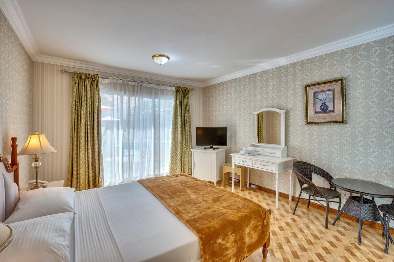 Al Khalidiah Resort Sharjah Bagian luar foto