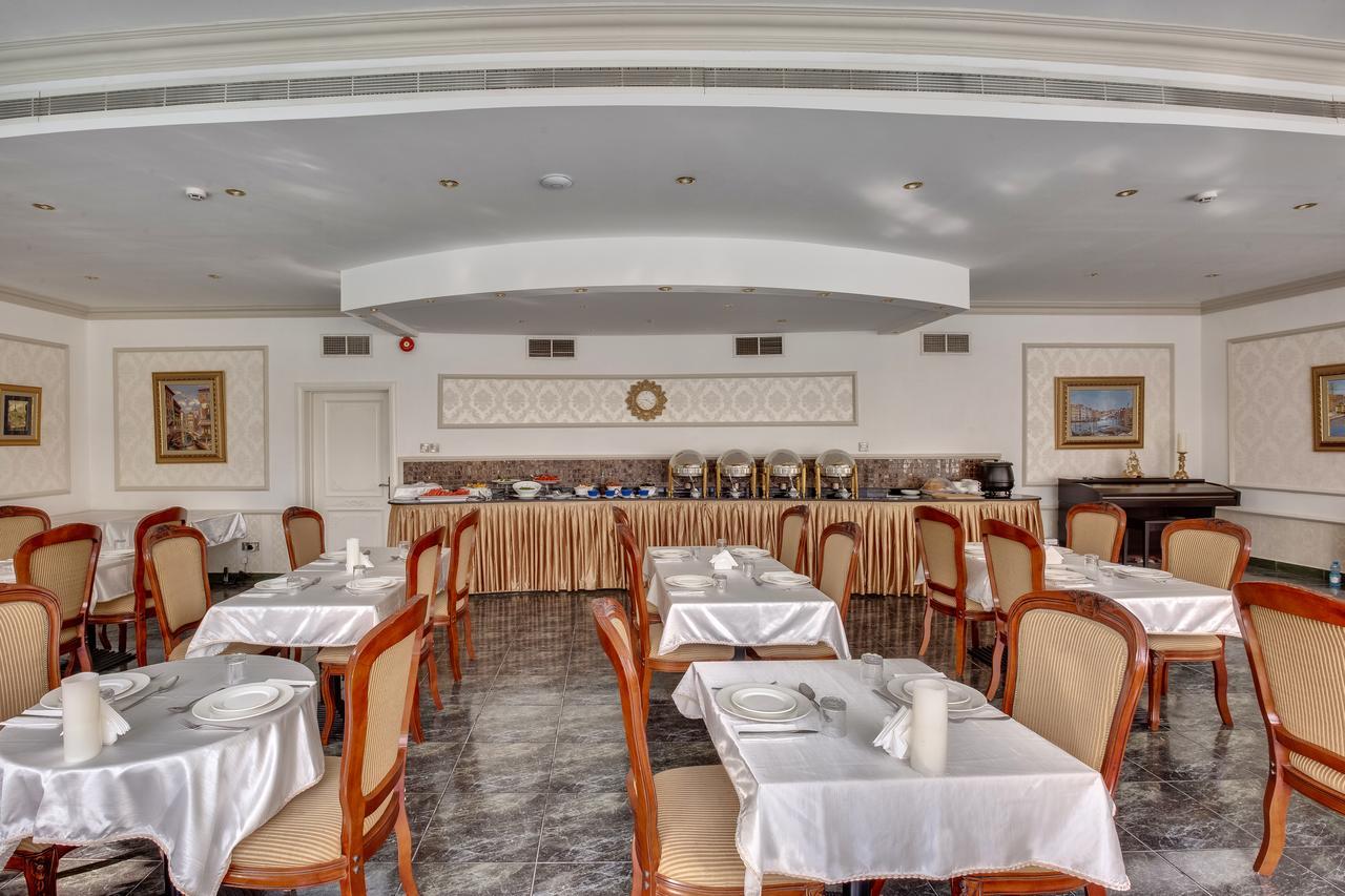 Al Khalidiah Resort Sharjah Bagian luar foto
