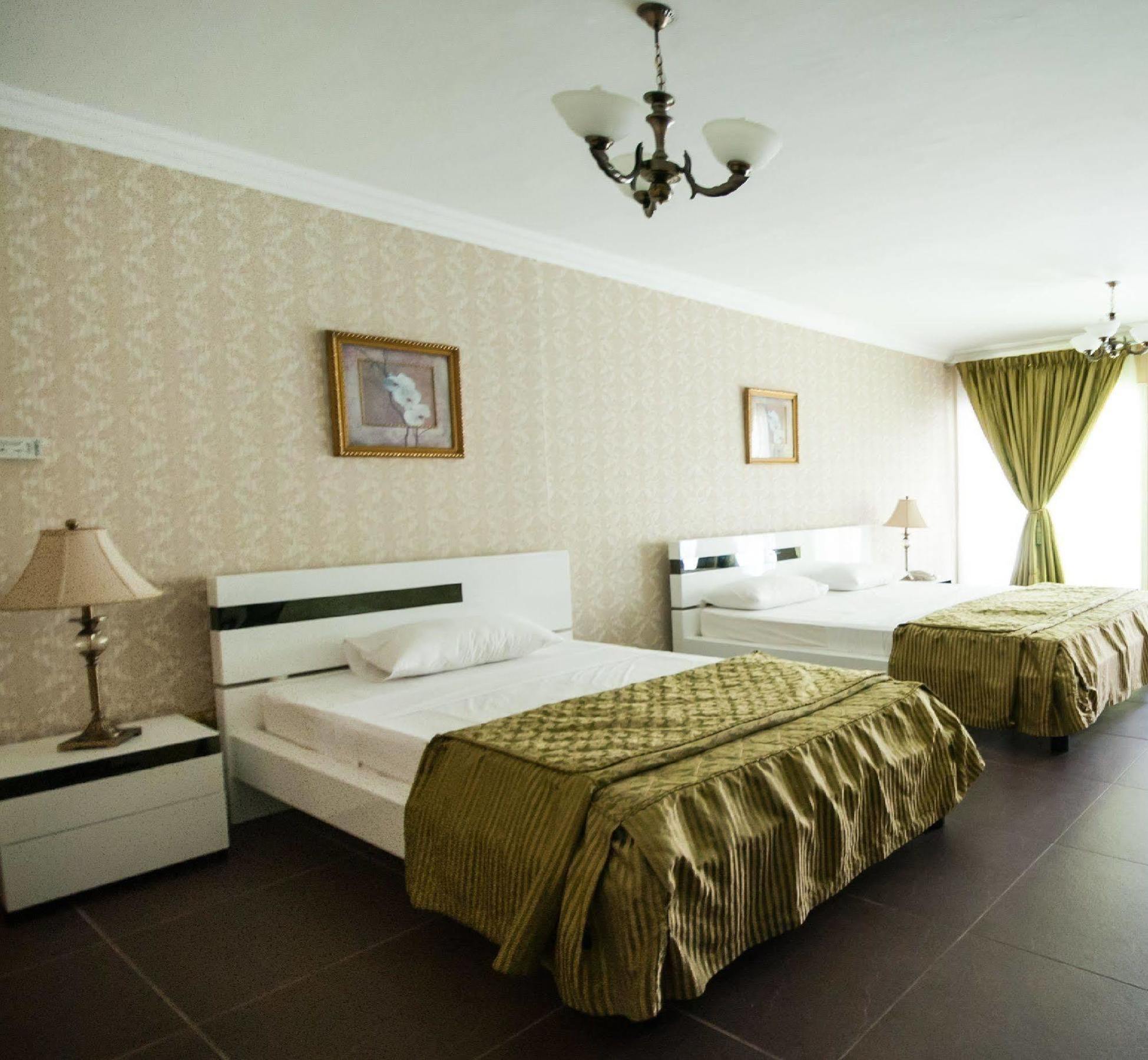 Al Khalidiah Resort Sharjah Bagian luar foto