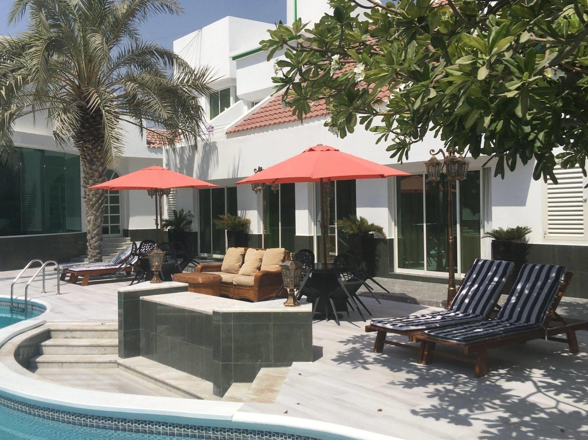 Al Khalidiah Resort Sharjah Bagian luar foto
