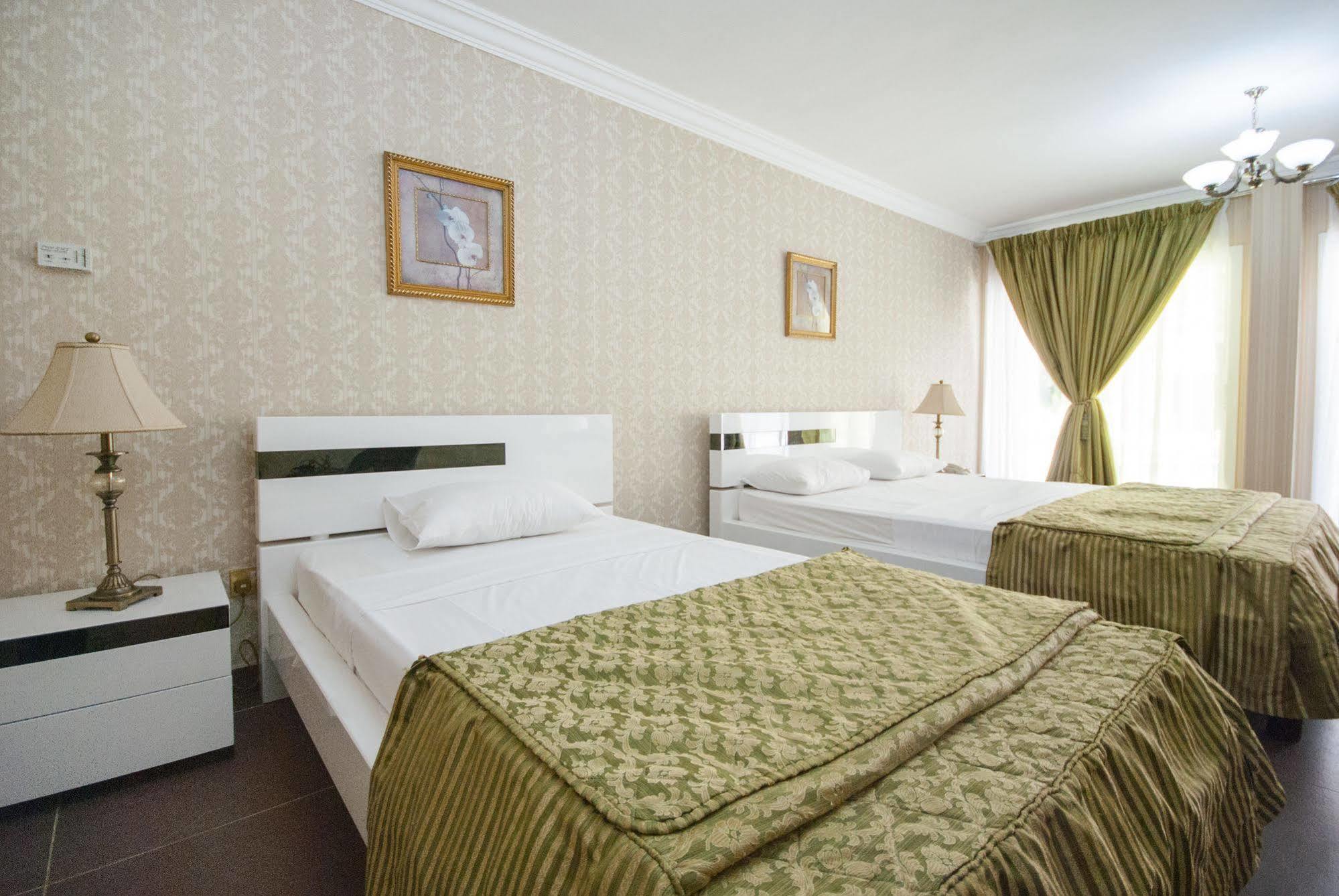 Al Khalidiah Resort Sharjah Bagian luar foto