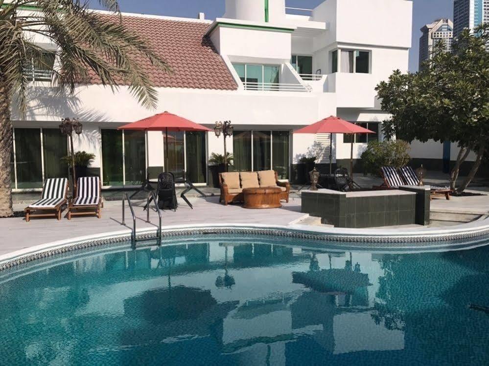 Al Khalidiah Resort Sharjah Bagian luar foto