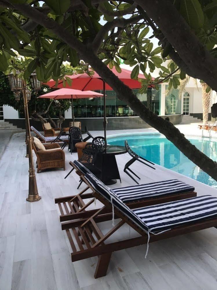 Al Khalidiah Resort Sharjah Bagian luar foto